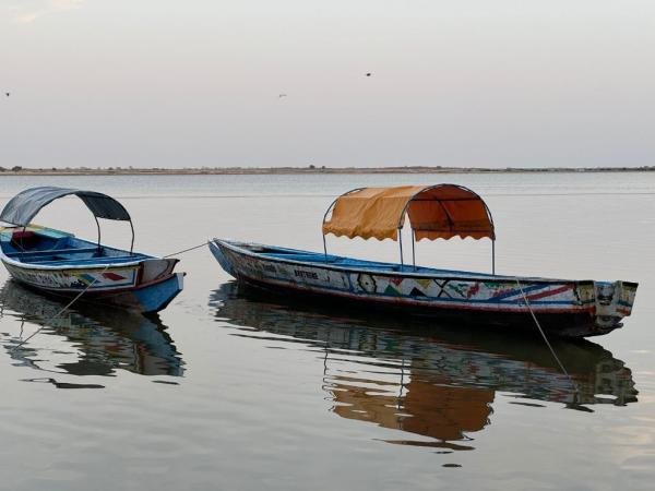 hebergement-delta-saloum-vue-pirogues